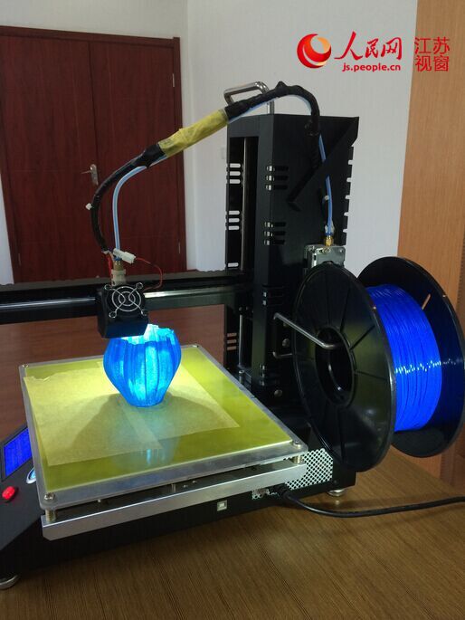 南京一企業(yè)研發(fā)新型3D打印耗材設備 暢銷海外